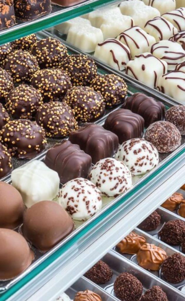 Vitrine et comptoir réfrigéré pour chocolat