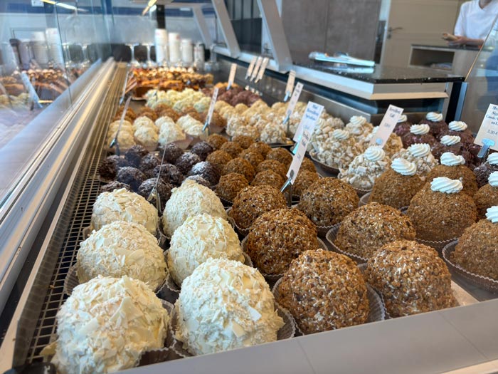 Comment choir une vitrine pâtisserie réfrigéré Forgel ?